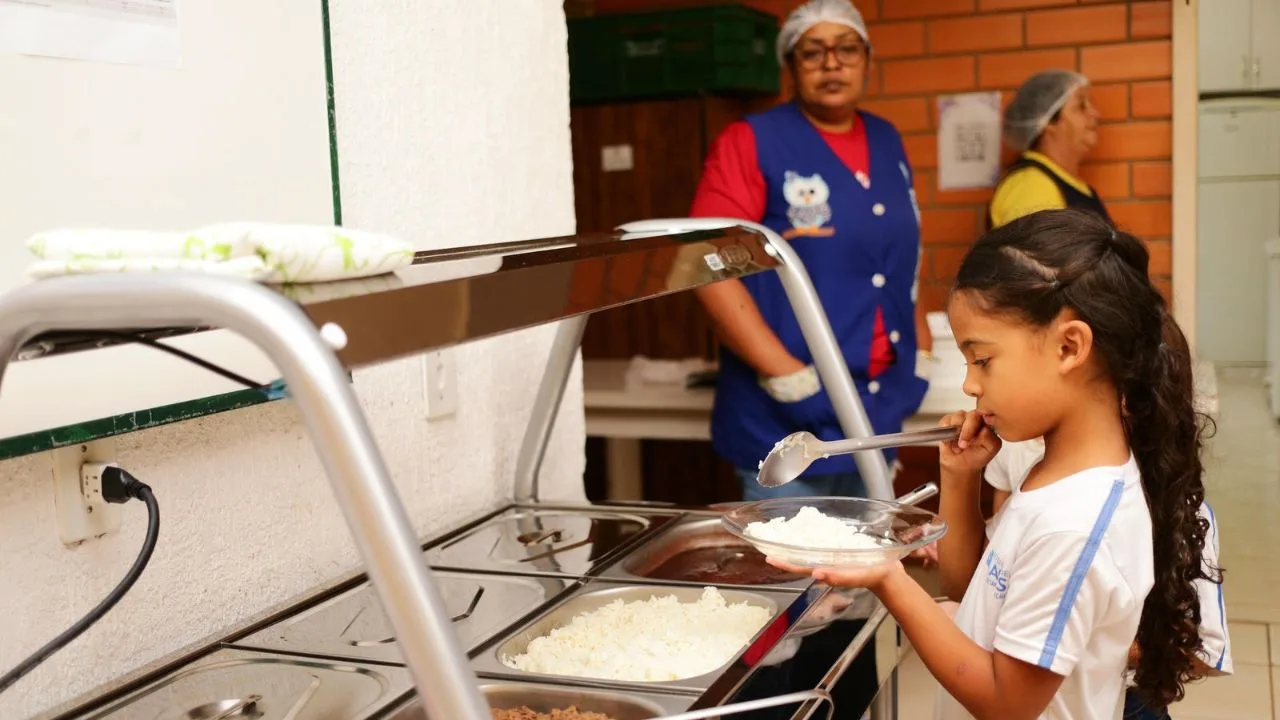 Educação investe em bufês térmicos para alimentação escolar