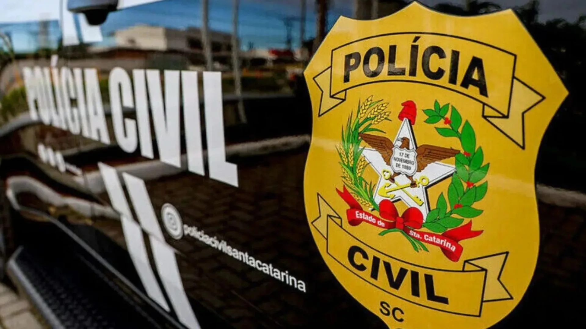 Servidora da saúde é alvo de operação por suspeita de fraudes em Chapecó