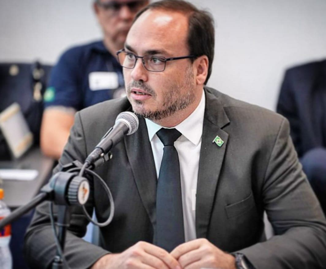 A resistência a Carlos Bolsonaro; A irritação de Marcos Vieira; A ala do PT que defende o isolamento