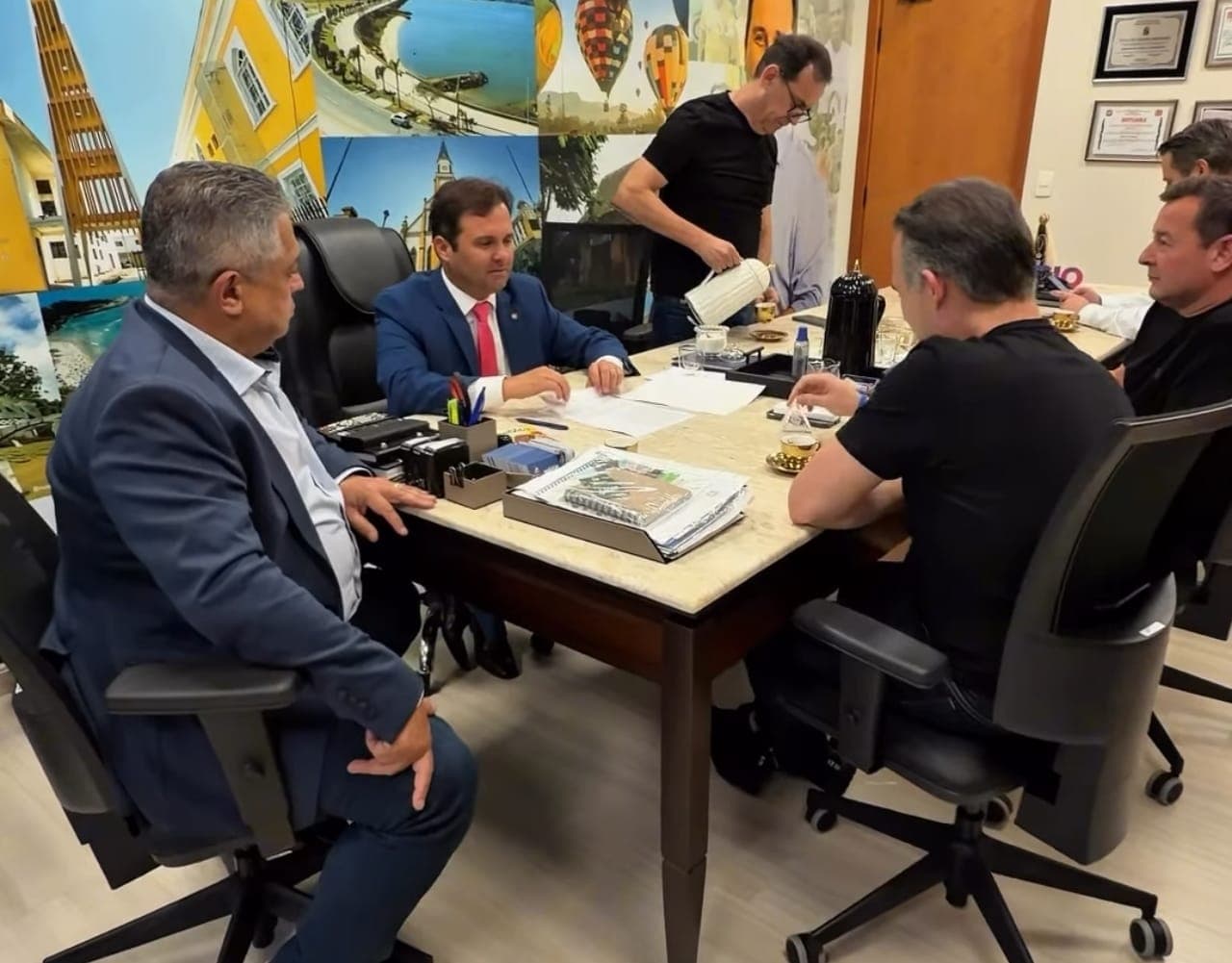 Reunião pode definir hoje chapa de oposição ao governo; os dissidentes do Progressistas com Jorginho; crise política em Penha