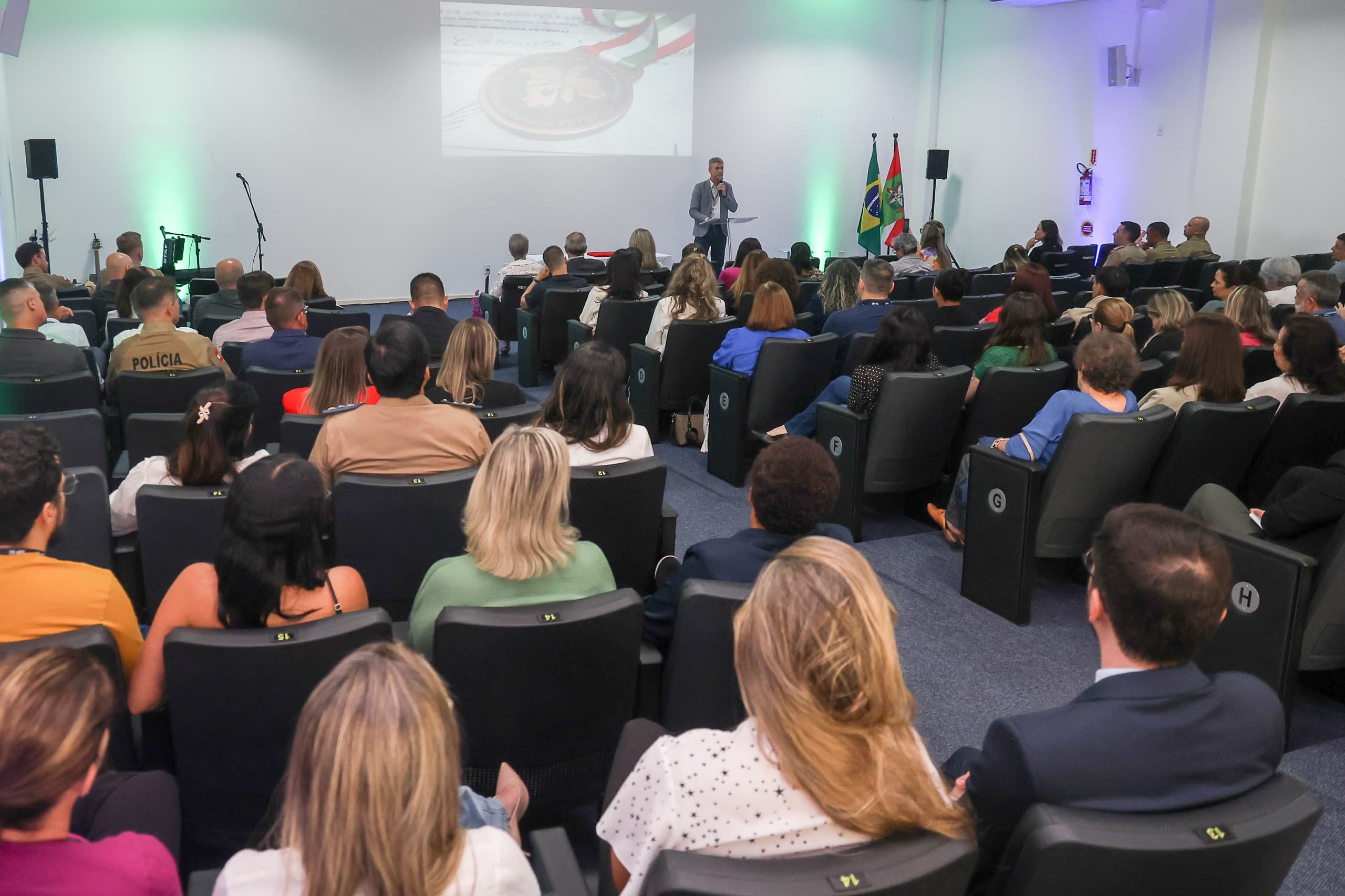 Culto ecumênico e entrega de medalha marcam a abertura da semana de comemorações dos 90 anos da Secretaria da Segurança Pública - SSP/SC