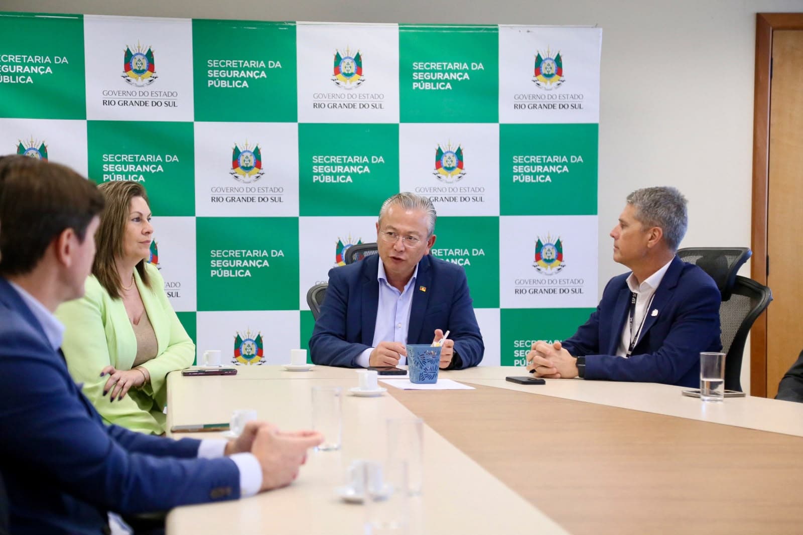 SSP-SC conhece sistema de monitoramento preventivo para proteção de mulheres no Rio Grande do Sul - SSP/SC