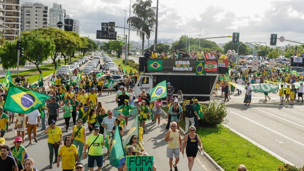 Ato ‘Acorda, Brasil’ mobiliza lideranças e apoiadores em Florianópolis