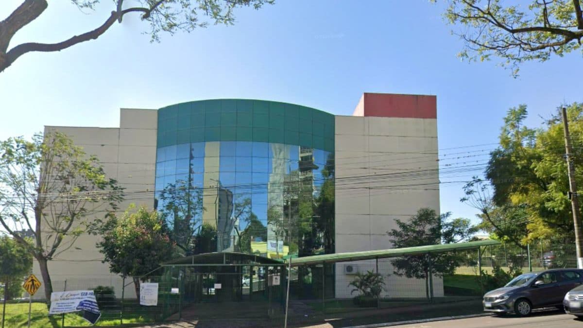Pais denunciam agressões e dizem que alunos foram amarrados com fita em escola de SC