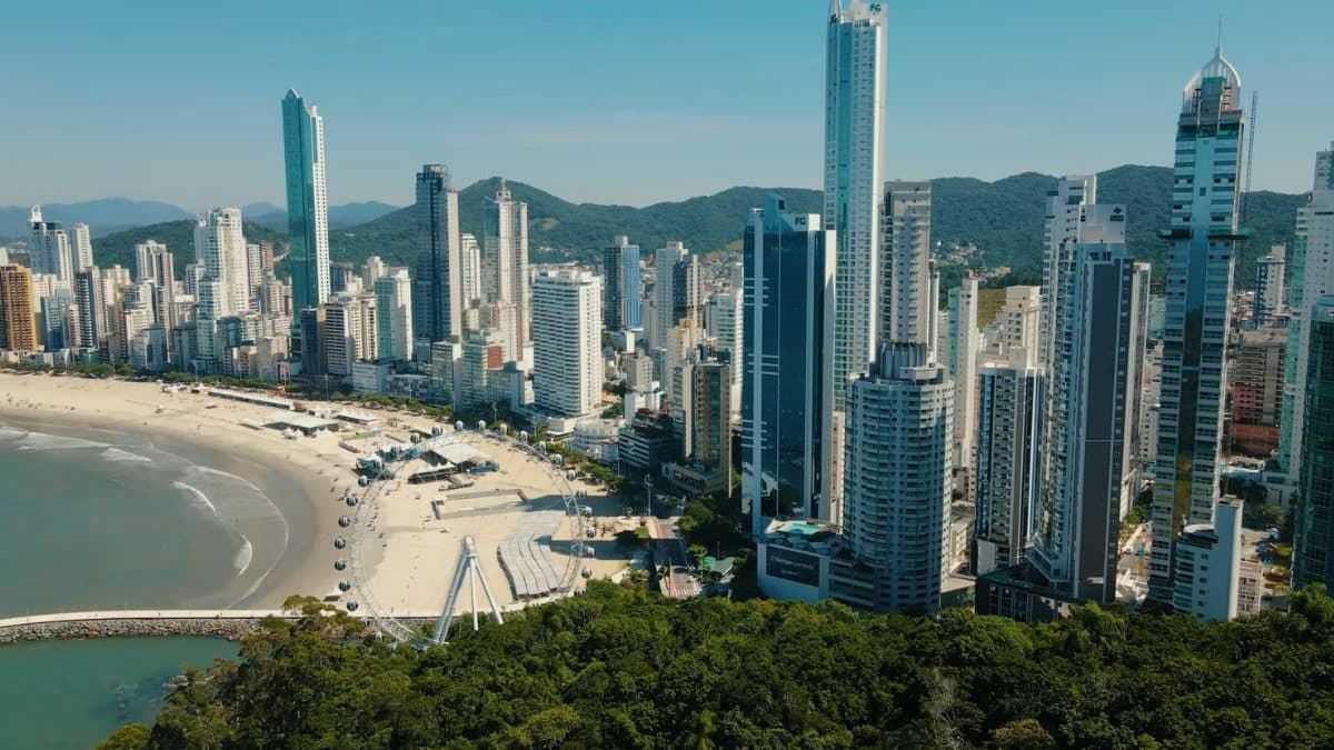 Balneário Camboriú prevê 8 mil moradias populares e mais de R$ 100 milhões em incentivos para famílias de baixa e média renda