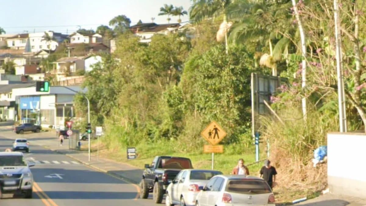 Gigante dos supermercados, Grupo Koch limpa terreno e se prepara para abrir quinta unidade em Blumenau