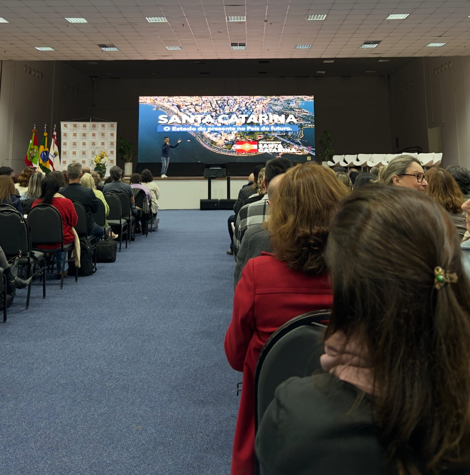 Tubarão contribui em Florianópolis para o futuro do Plano Nacional de Educação