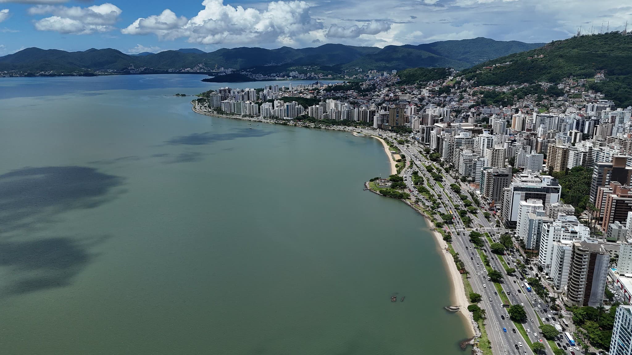 Vereador pede estudos sobre alargamento da faixa de areia da Beira-Mar Norte, em Florianópolis