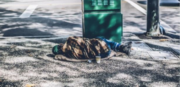 “Casos crônicos”: alta de 339% expõe entrave para tirar pessoas da rua em Criciúma - 4oito