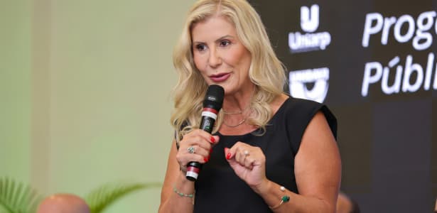 Secretária de Educação defende investimentos em Criciúma e rebate protesto no Colegião