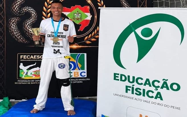 Uniarp: Acadêmico de Educação Física conquista título de campeão catarinense de capoeira - Caçador Online