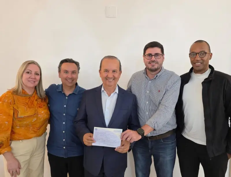Vice-prefeito de São José, Michel Schlemper, se filia ao PL de olho nas eleições de 2026