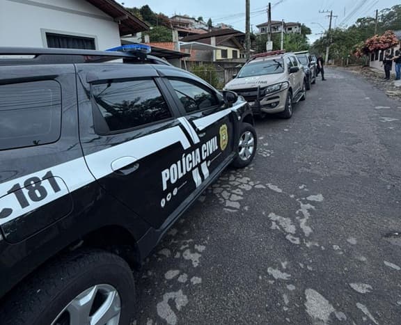 Operação “Cardume” mobiliza forças de segurança e cumpre mandados em Brusque e região