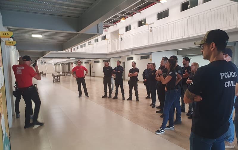 Curso da Polícia Civil capacita agentes para resposta a ataques em Brusque
