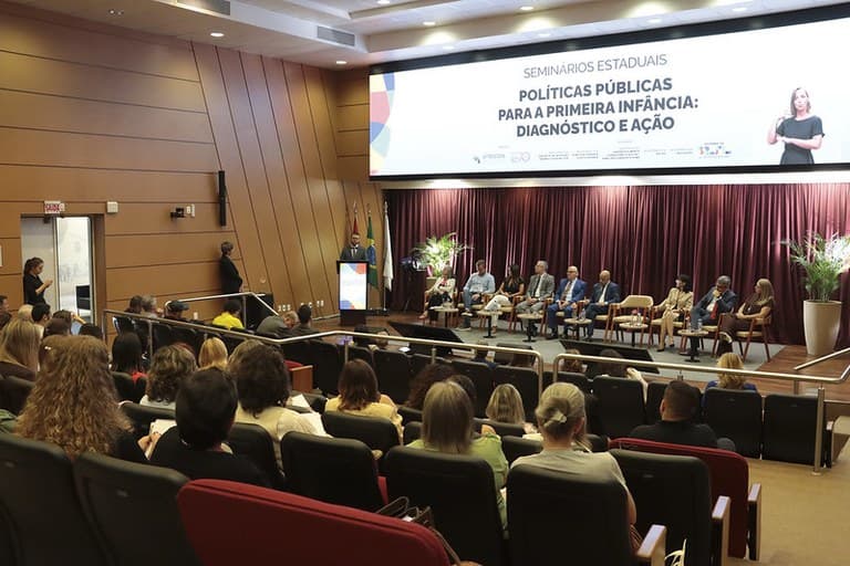Seminário em Santa Catarina debate ações para bebês e crianças — Ministério da Educação