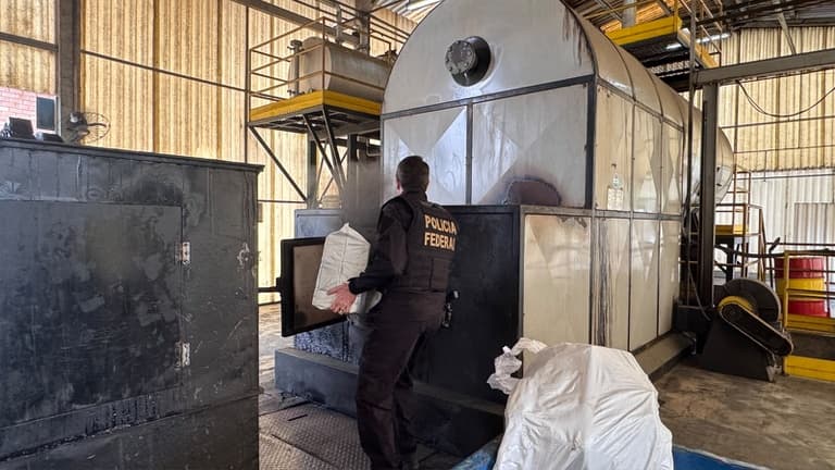 PF incinera mais de duas toneladas de drogas em Santa Catarina — Polícia Federal