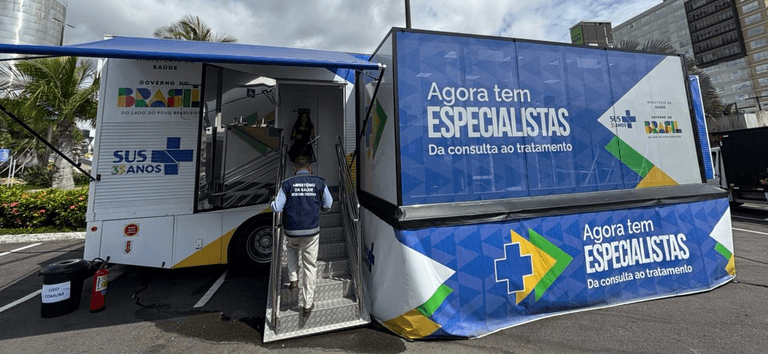 Pacientes do SUS de São José, em Santa Catarina, agora contam com carretas de saúde do programa Agora Tem Especialistas