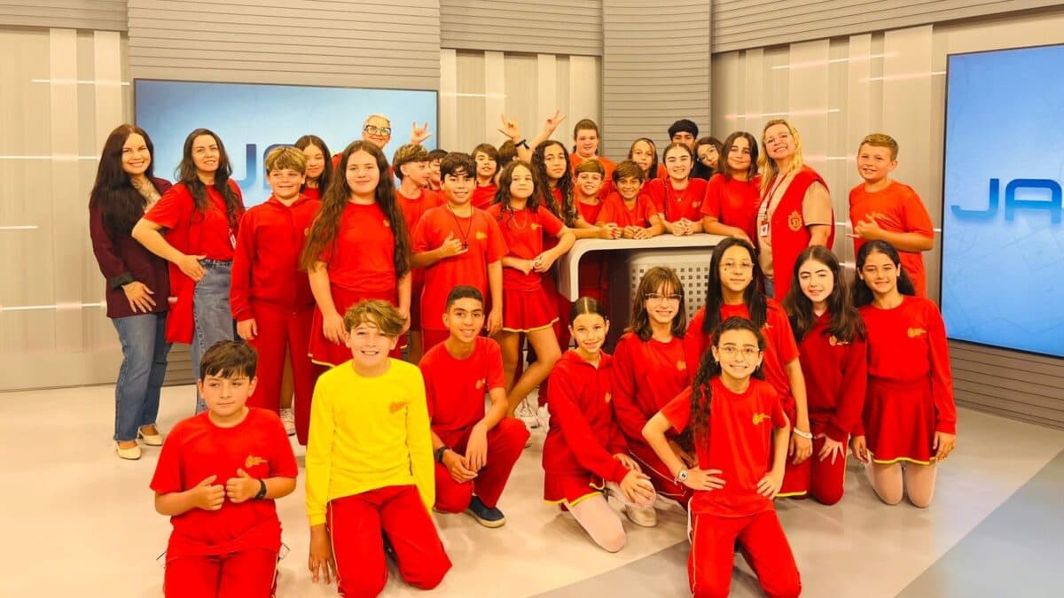 Alunos do Centro Educacional Davi visitam sede da NSC TV em Criciúma - Morro da Fumaça Notícias