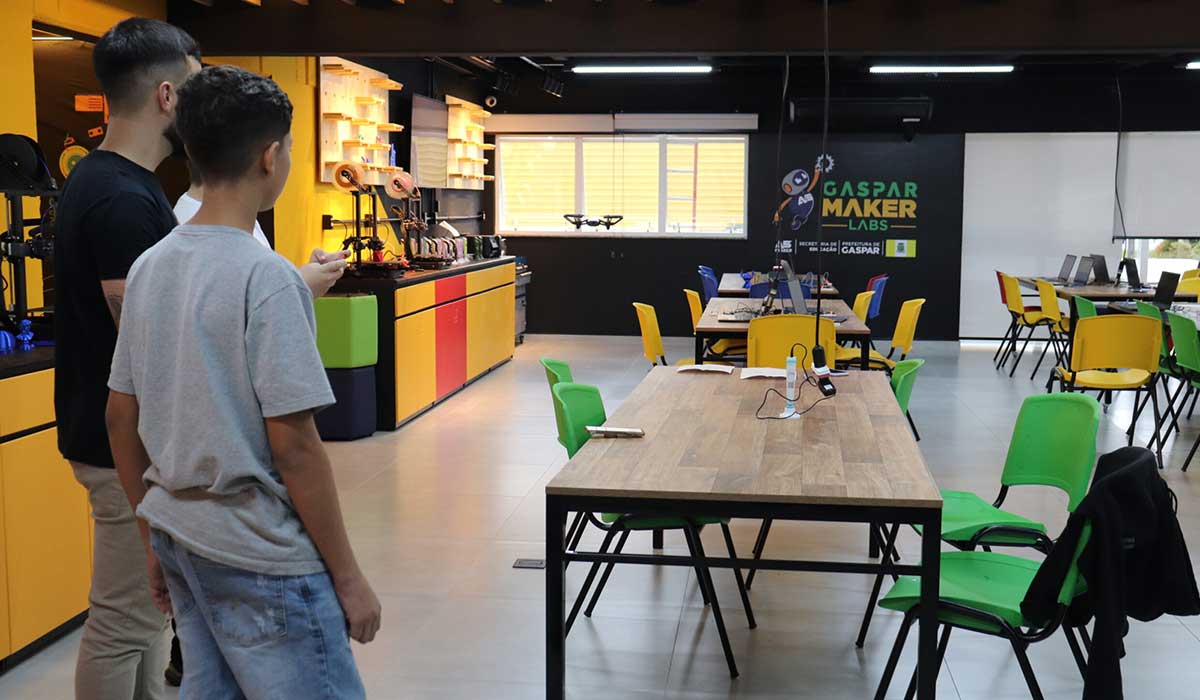 Cachoeirinha vai ter polos tecnológicos de cultura maker na rede municipal de ensino