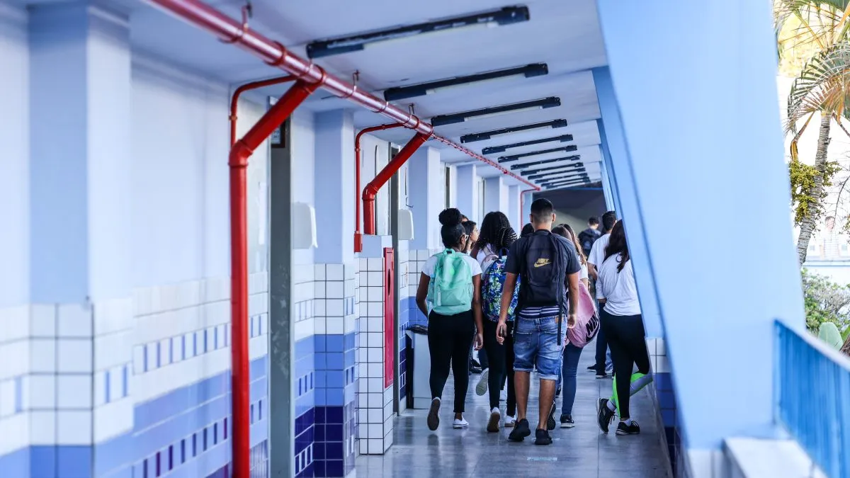 Santa Catarina atinge melhor resultado no Ideb em 20 anos e amplia participação de escolas - Rádio Clube de Canoinhas